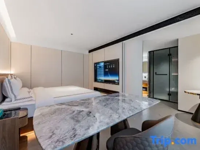 Luxury Suite