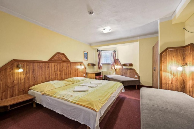 Economy Quadruple room