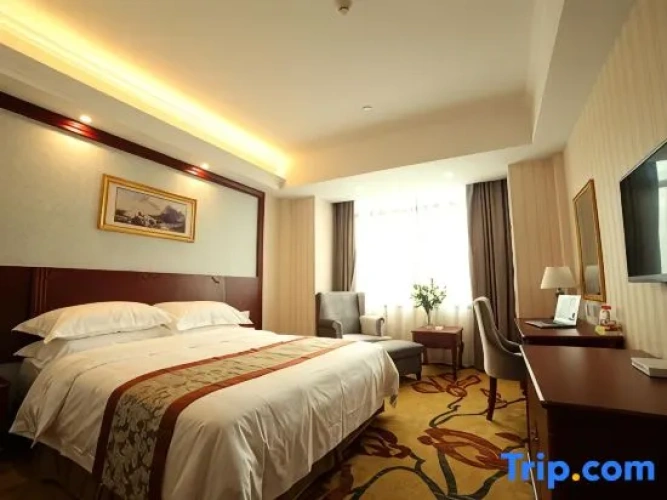 Family Suite with street view