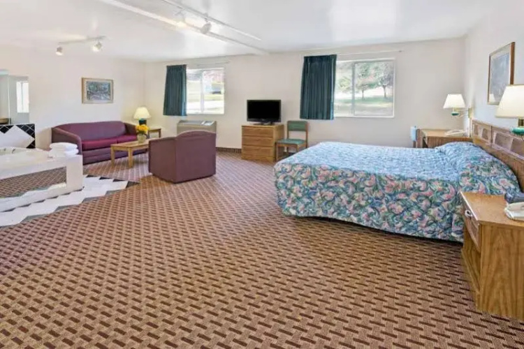Super 8 Motel - Mars/Cranberry/Pittsburgh Are