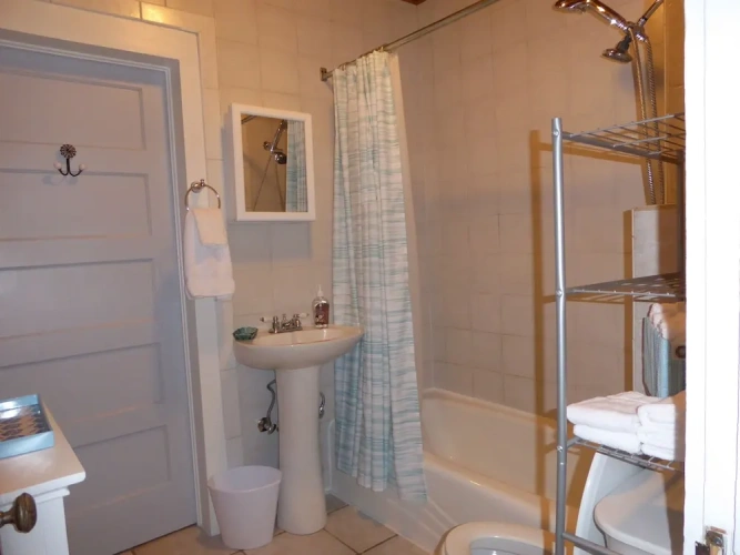 2 Bedrooms Cottage
