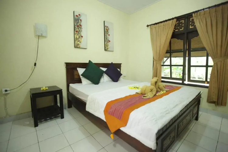 Liang House and Hostel