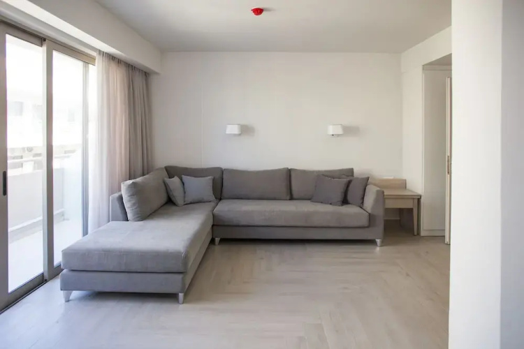 Eleonora Apartments