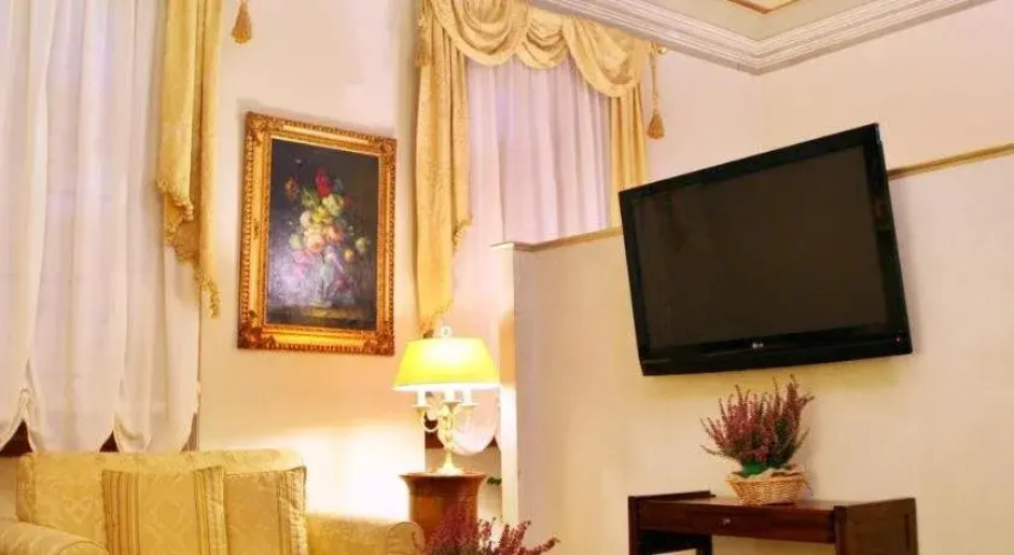 Tornabuoni La Petite Suite