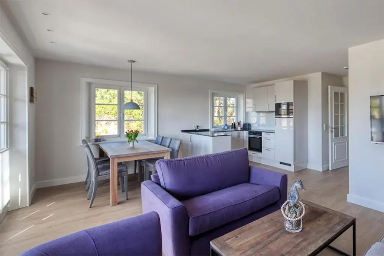 Rantum Dorf - Ferienappartments im Reetdachhaus 3 & 4