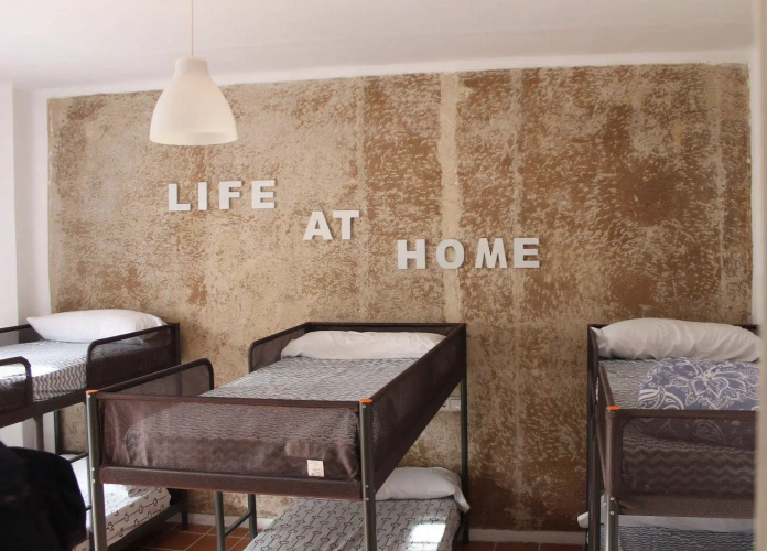 Roomin Hostel