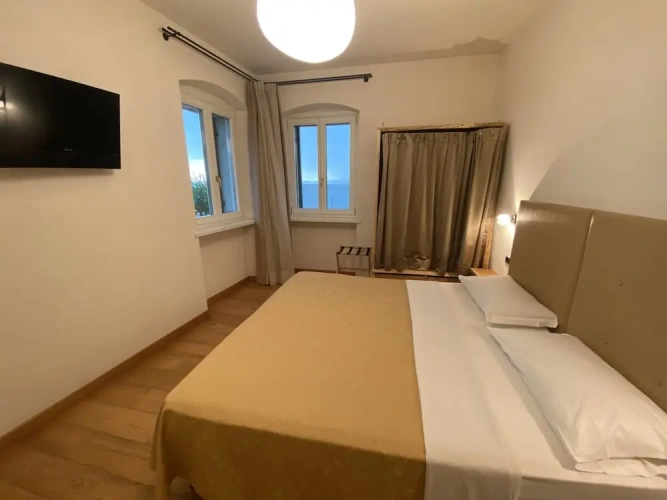 Comfort Double room with balcony and with lake view