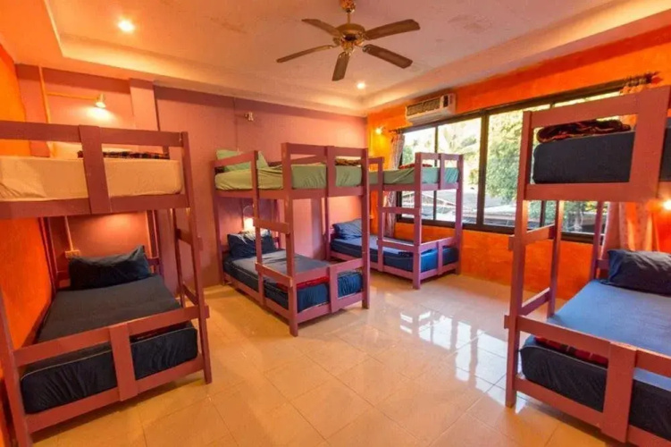 Goodtime Beach Hostel - Adults Only