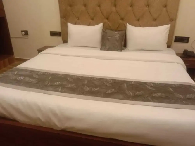 Hotel C S Inn
