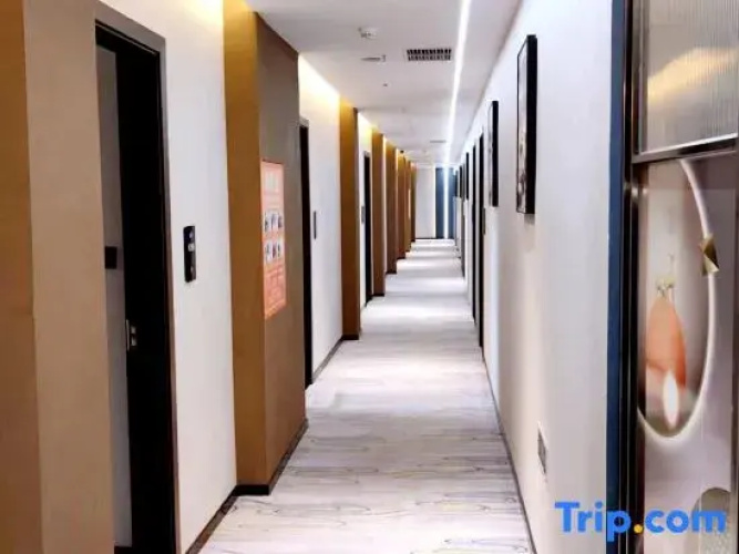 Yilong Lanshe Hotel