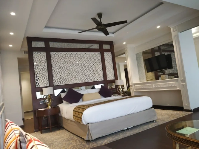 Suite with mountain view