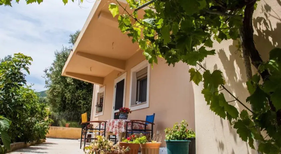 Flamiatos Apartments
