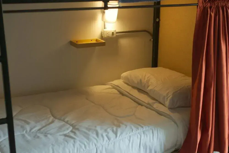 Closer Hostel