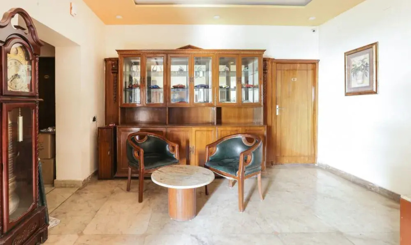 Fabhotel White Lotus