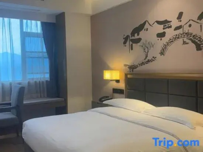 Huayue Hotel
