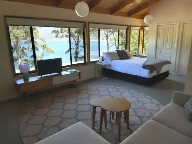 Osprey Lodge Beachfront Bed & Breakfast