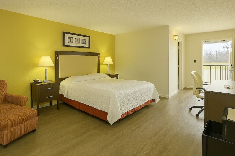 Economy room