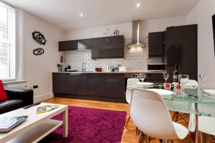 2 Bedrooms Apartment