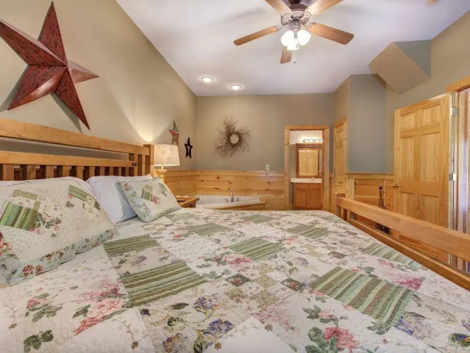Moonlight Theater Lodge