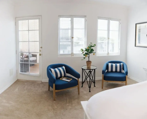 Studio with balcony and with courtyard view