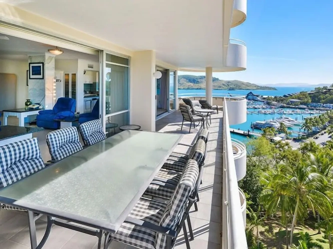 Luxury Apartment with balcony