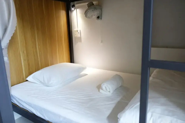 RAW Hostel - Tour & Motorbikes Rental