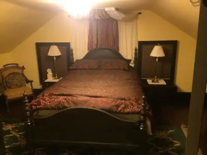 Hillcrest Bed and Breakfast