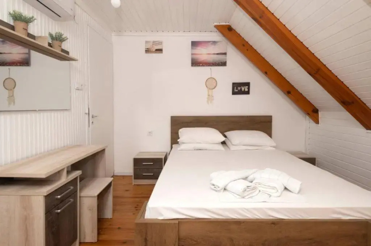 Giorgos House Attic