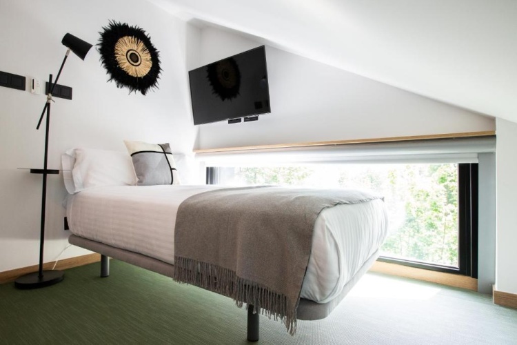 Standard Twin room with mountain view