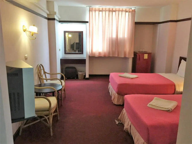 Daeng Plaza Hotel