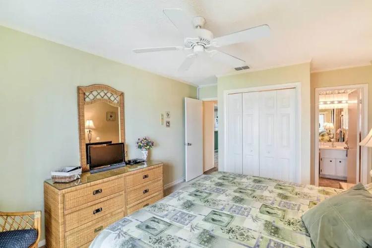 1 Mi to Apache Pier: Myrtle Beach Condo w/ Pool