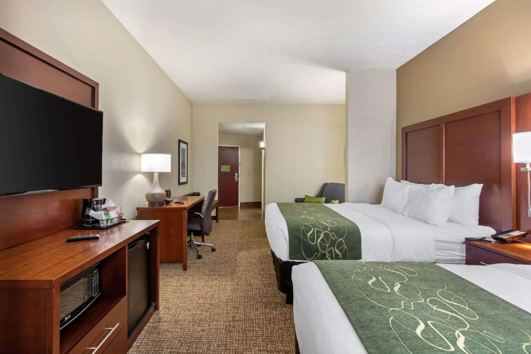 Comfort Suites Nashville near Percy Priest Lake