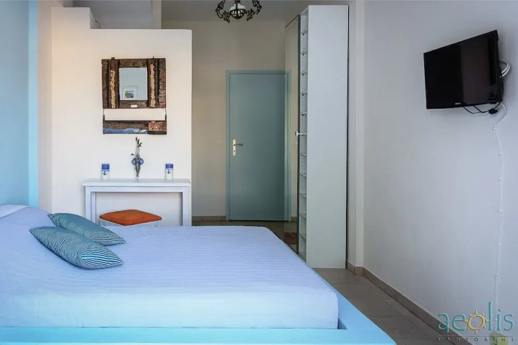 Aeolis Santorini