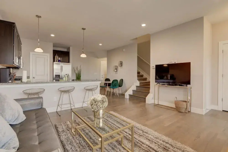 Marbella Lane Executive Townhome, 20 mins to Boulder