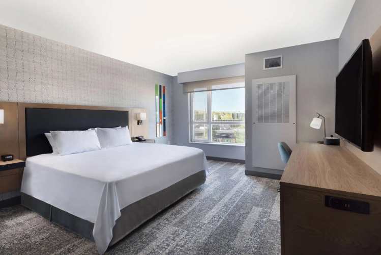 Hampton Inn & Suites Watertown Boston