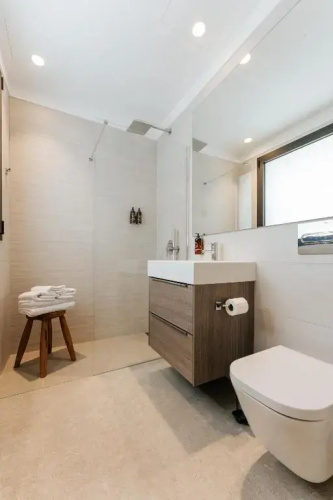 Dock 1 Suites