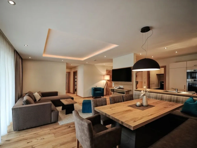 2 Bedrooms Luxury Apartment with view