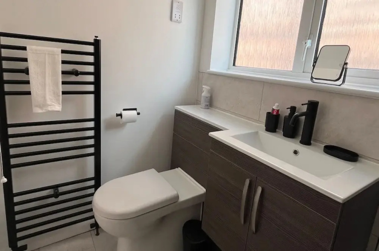 2 bed House in City Centre - Offers for Long Stays