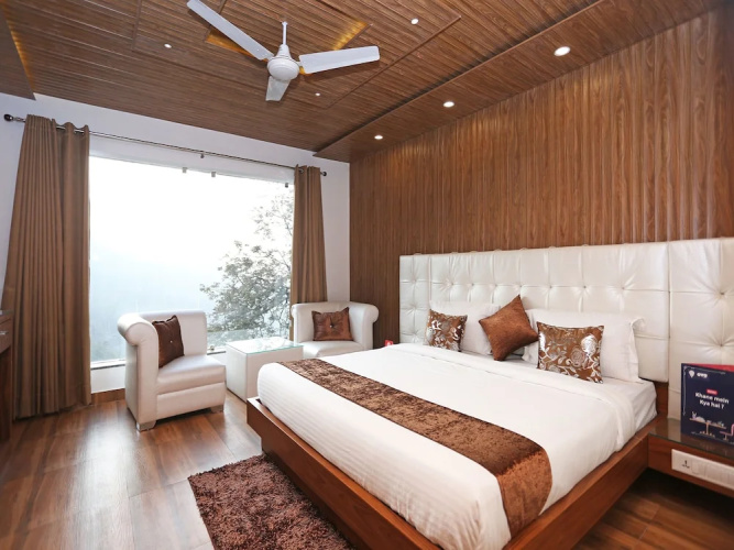 OYO 10076 Hotel Skylark