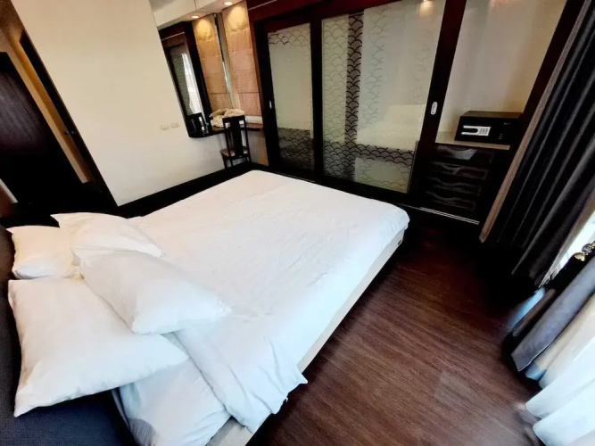 6C - 2 Bedroom Downtown Apartment With Shared Pool