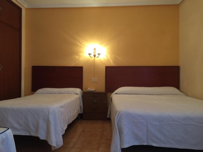 Standard Triple room