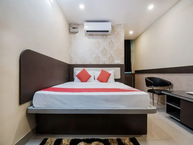 OYO 45609 The Legend Inn