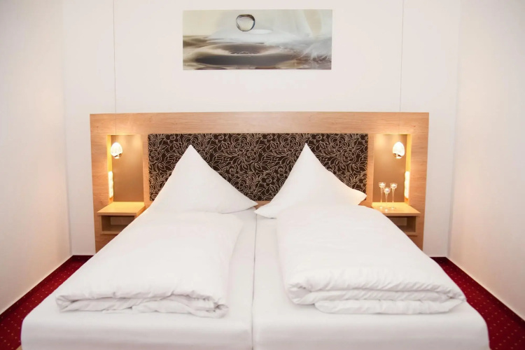 Landhotel Hutzenthaler