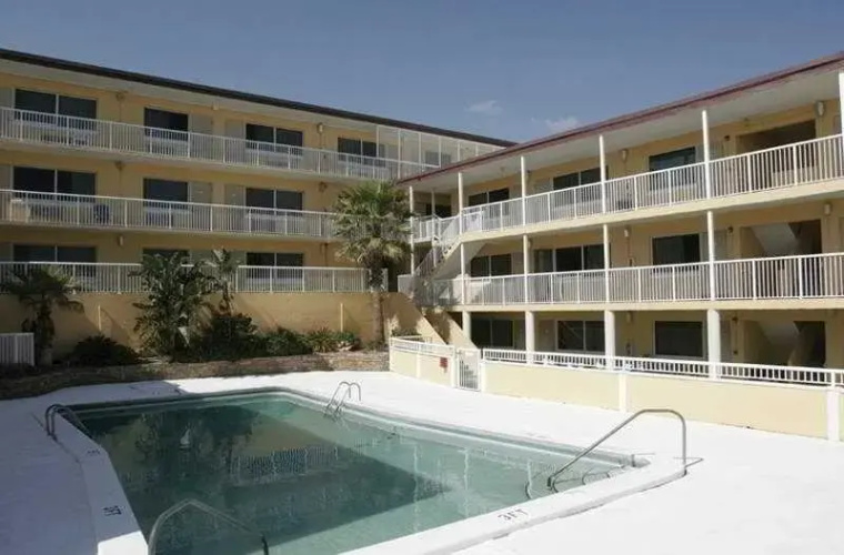 Saxony Inn