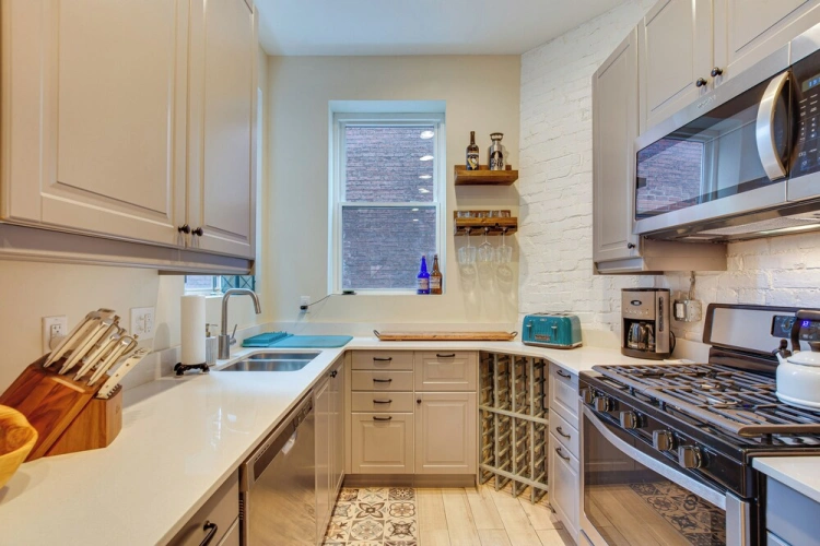 2 Bedrooms Apartment