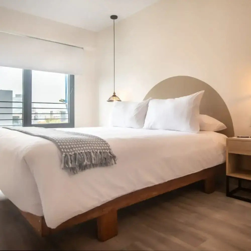 w Modern 1BR With Balcony in San Isidro