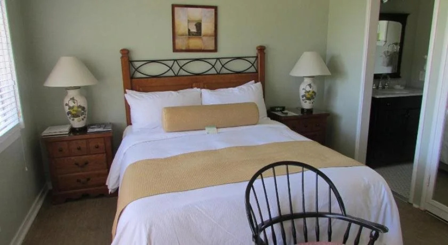 Colonial Terrace Inn by the Sea