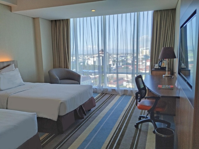 Deluxe Twin room with city view