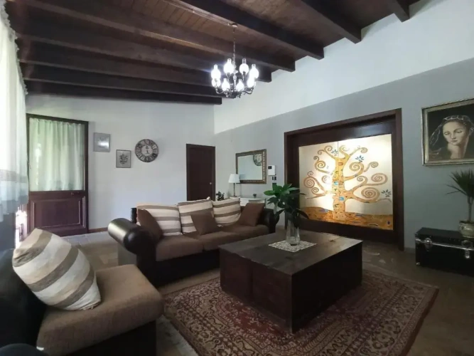 4 Bedrooms Cottage