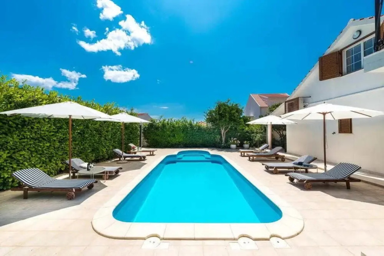 Villa Tina